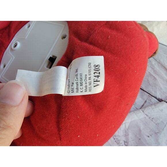 Hallmark Polar Express Santa Stuffed Plush Jingle Bell 12in Doesn't Work - Picture 8 of 9